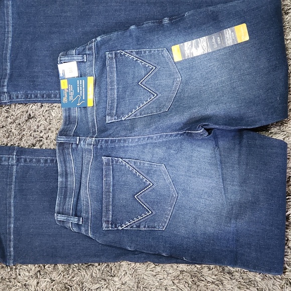 Wrangler Ultimate Riding Jean - Picture 2 of 3